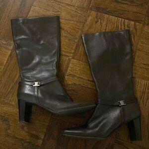 Leather brown boots